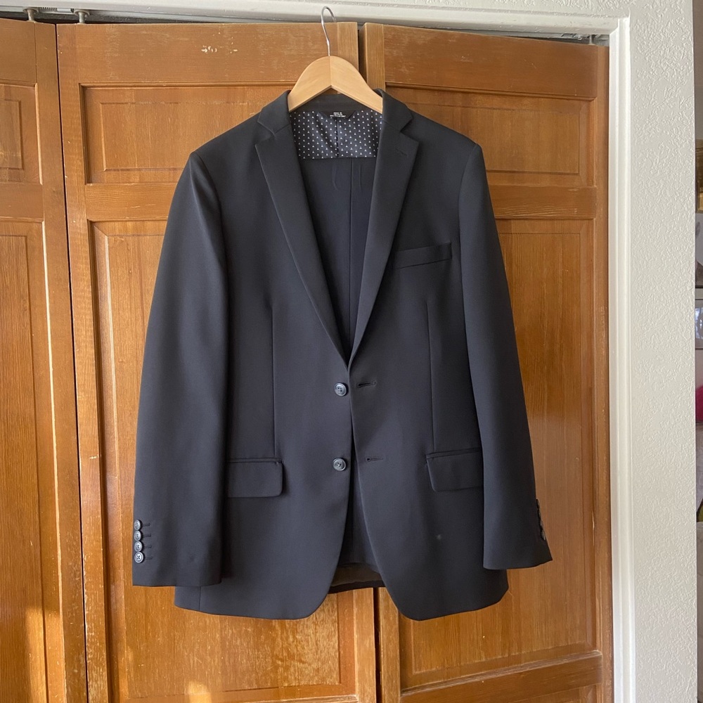 HAGGAR Black Slim Fit Active Series Suit 38R 32/30